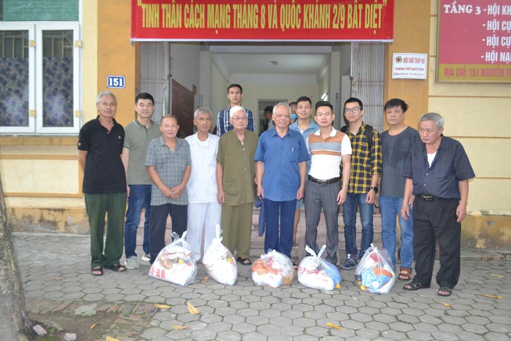 Thành Hội Nam Định tổ chức trao quà cho nạn nhân chất độc da cam/dioxin
