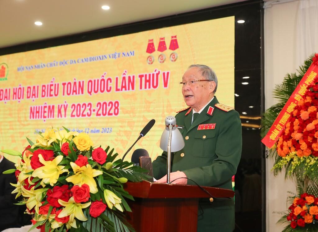  Đ/c Thượng tướng Nguyễn Văn Rinh - Chủ tịch TWH khóa IV phát biểu khai mạc